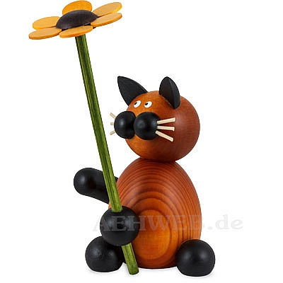 Katze Bommel mit Blume von Torsten Martin