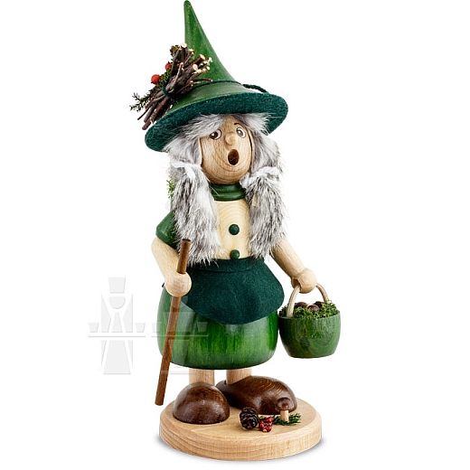 Smoker Gnome wife with mushroom basket green