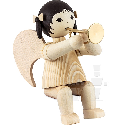Loop Angel with Piccolo trumpet sitting natural