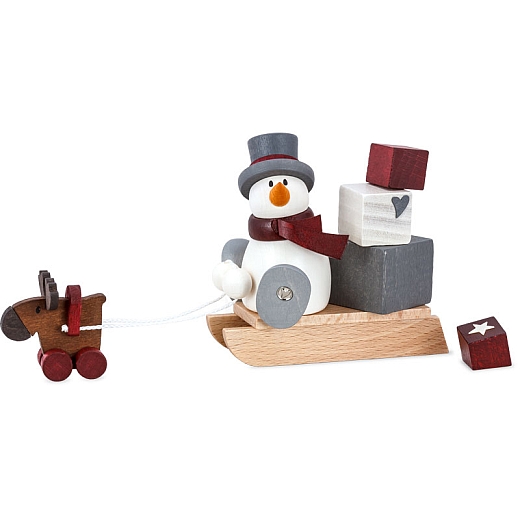 Snowman Otto with sled with gifts