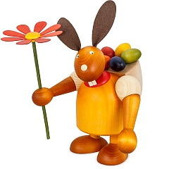 Maxi Hase gelb mit Kiepe und Blume 24 cm